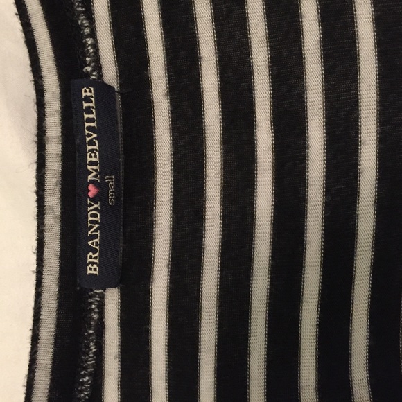 Brandy Melville Long Sleeve Crop Top - Picture 2 of 3